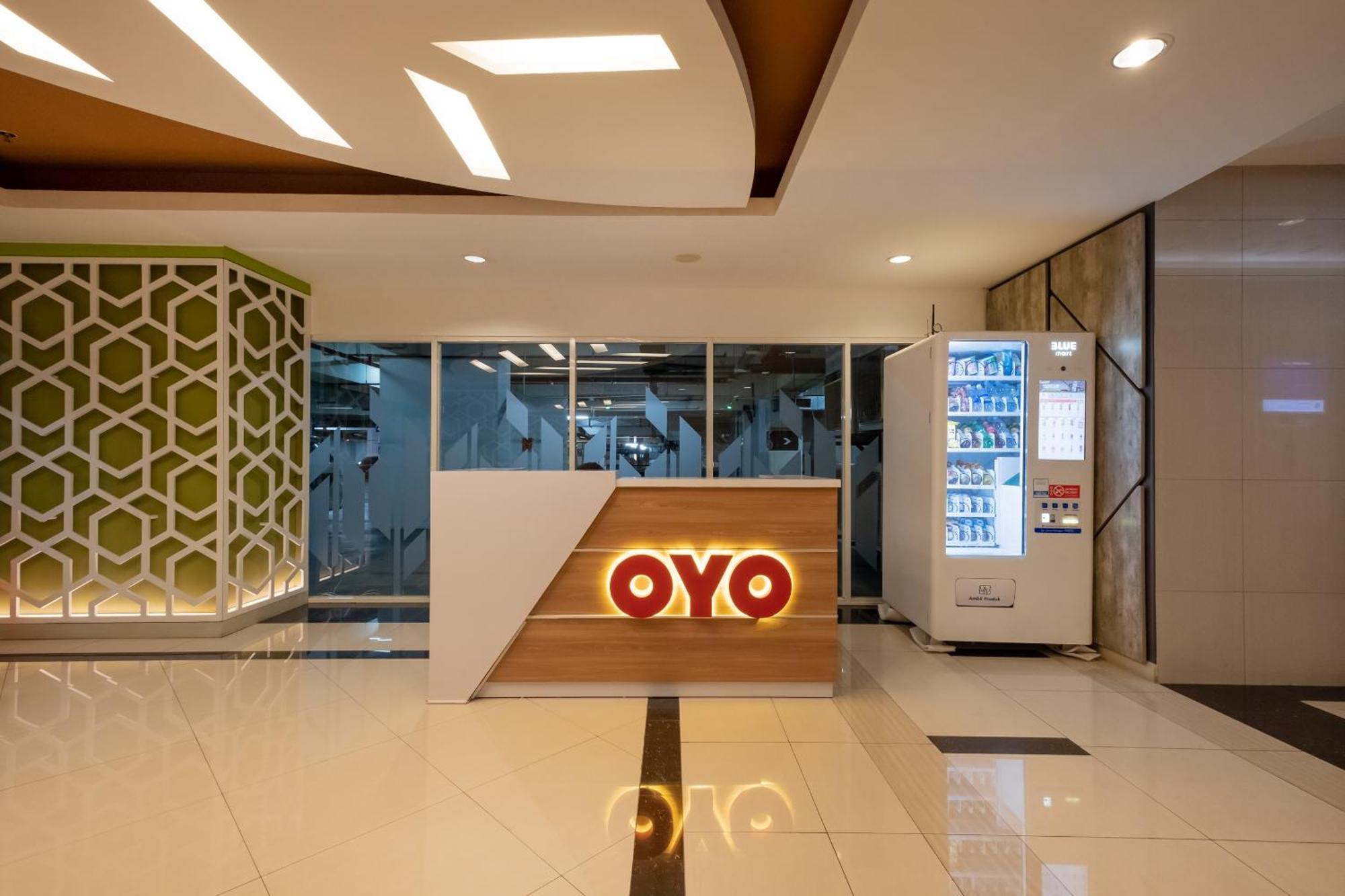 Oyo 2245 Apartment Grand Kamala Lagoon Bekasi Exterior photo